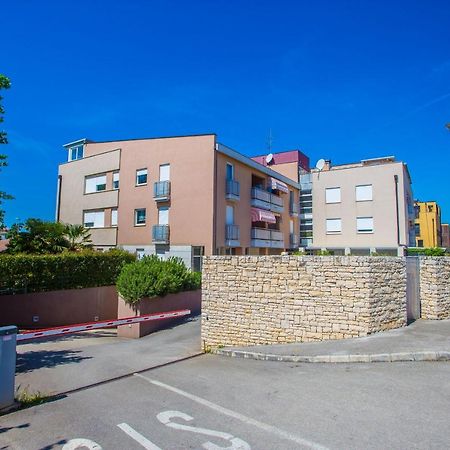 Apartment Dora Near Sea And Center With Private Garage Porec Esterno foto