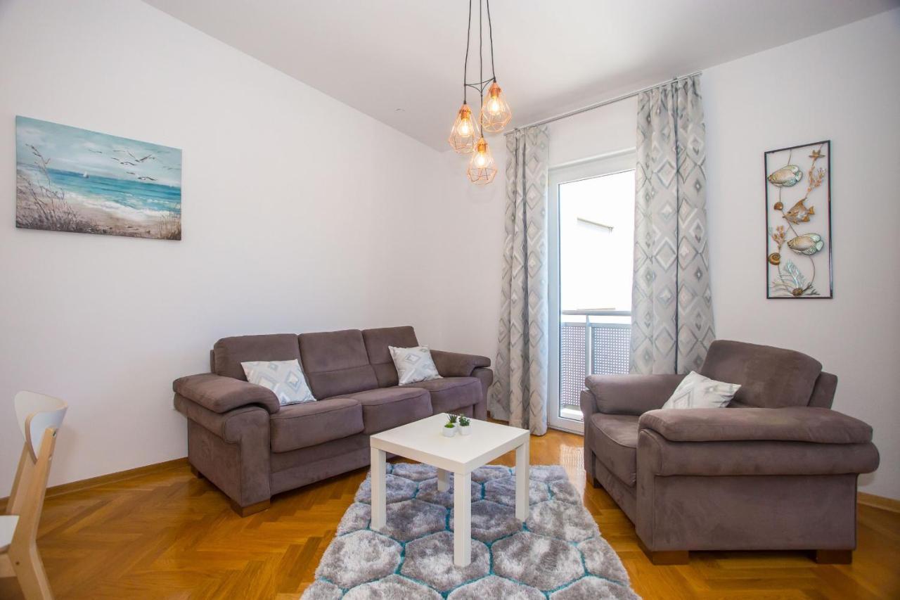 Apartment Dora Near Sea And Center With Private Garage Porec Esterno foto
