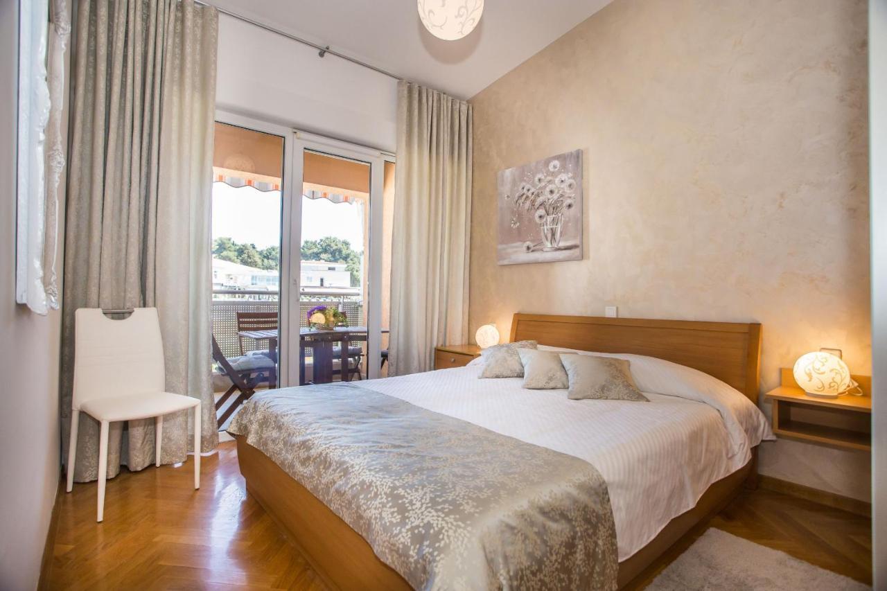 Apartment Dora Near Sea And Center With Private Garage Porec Esterno foto