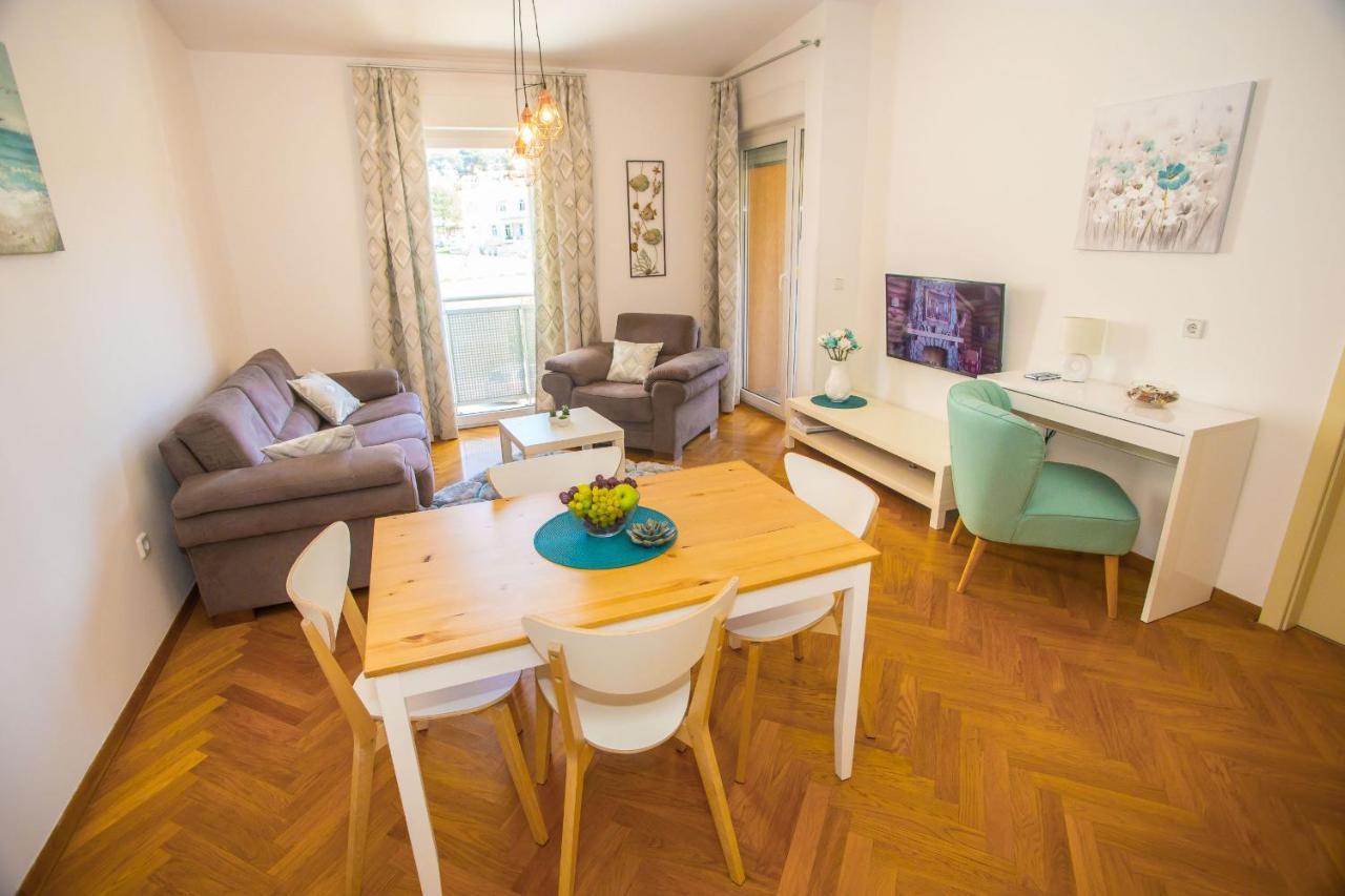 Apartment Dora Near Sea And Center With Private Garage Porec Esterno foto