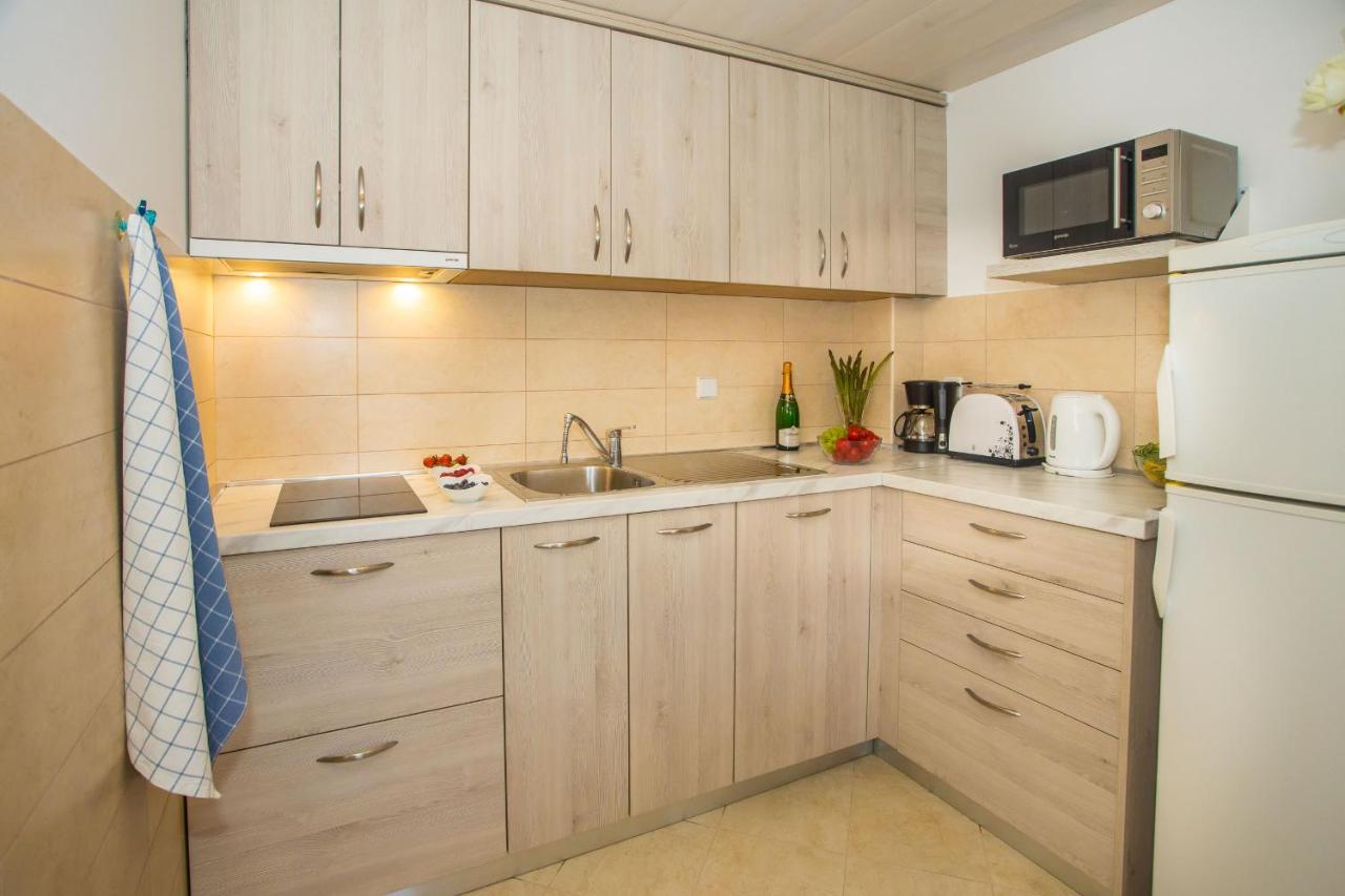 Apartment Dora Near Sea And Center With Private Garage Porec Esterno foto