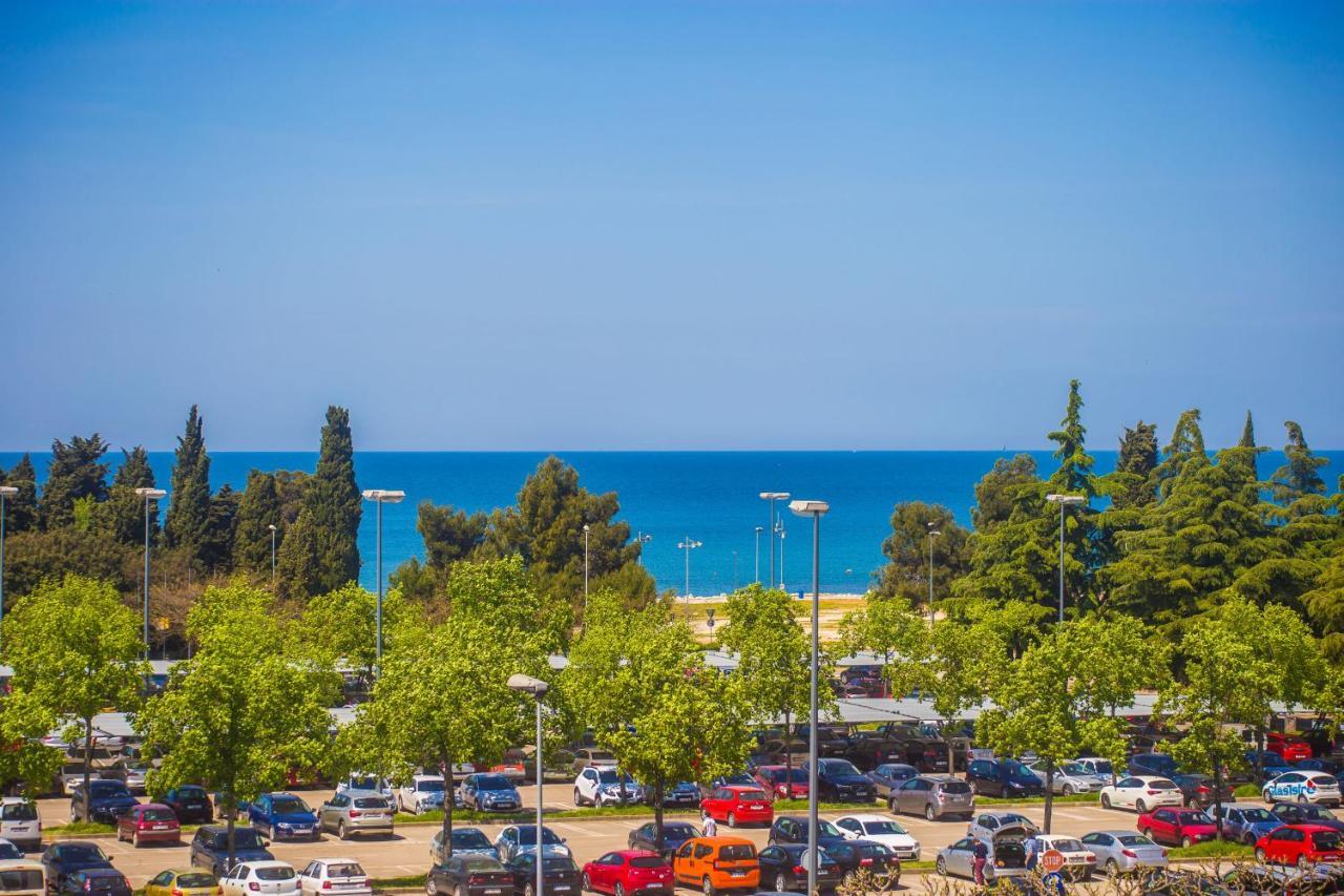 Apartment Dora Near Sea And Center With Private Garage Porec Esterno foto