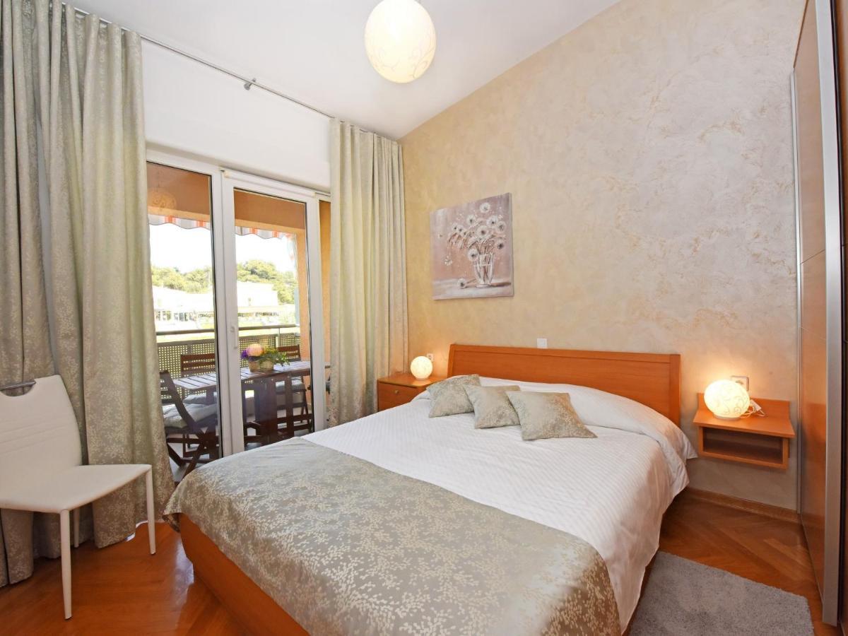 Apartment Dora Near Sea And Center With Private Garage Porec Esterno foto