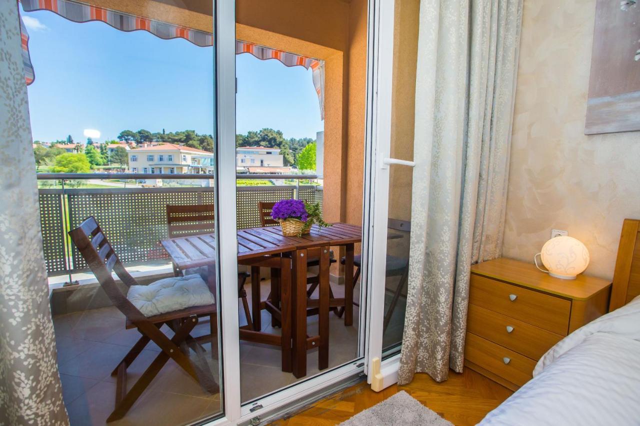 Apartment Dora Near Sea And Center With Private Garage Porec Esterno foto