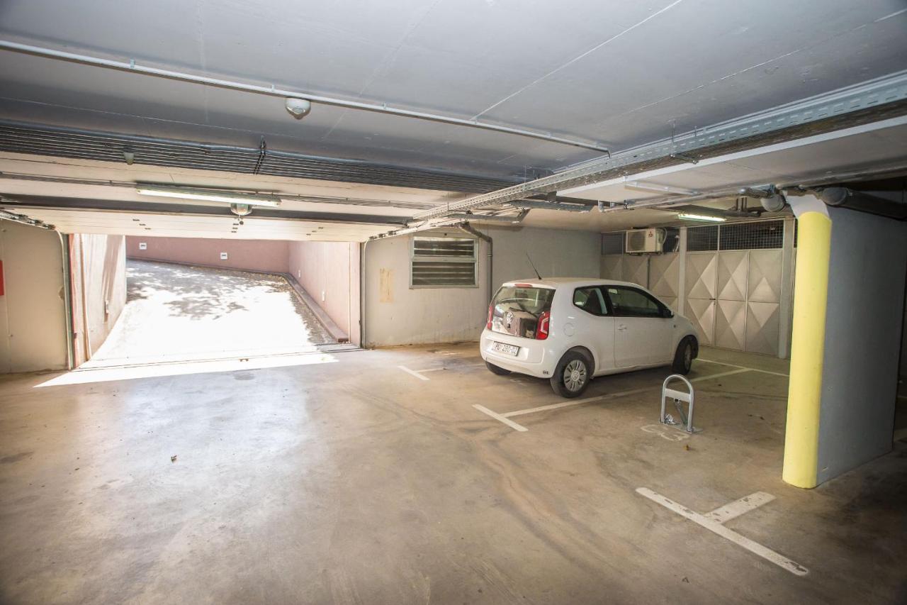 Apartment Dora Near Sea And Center With Private Garage Porec Esterno foto