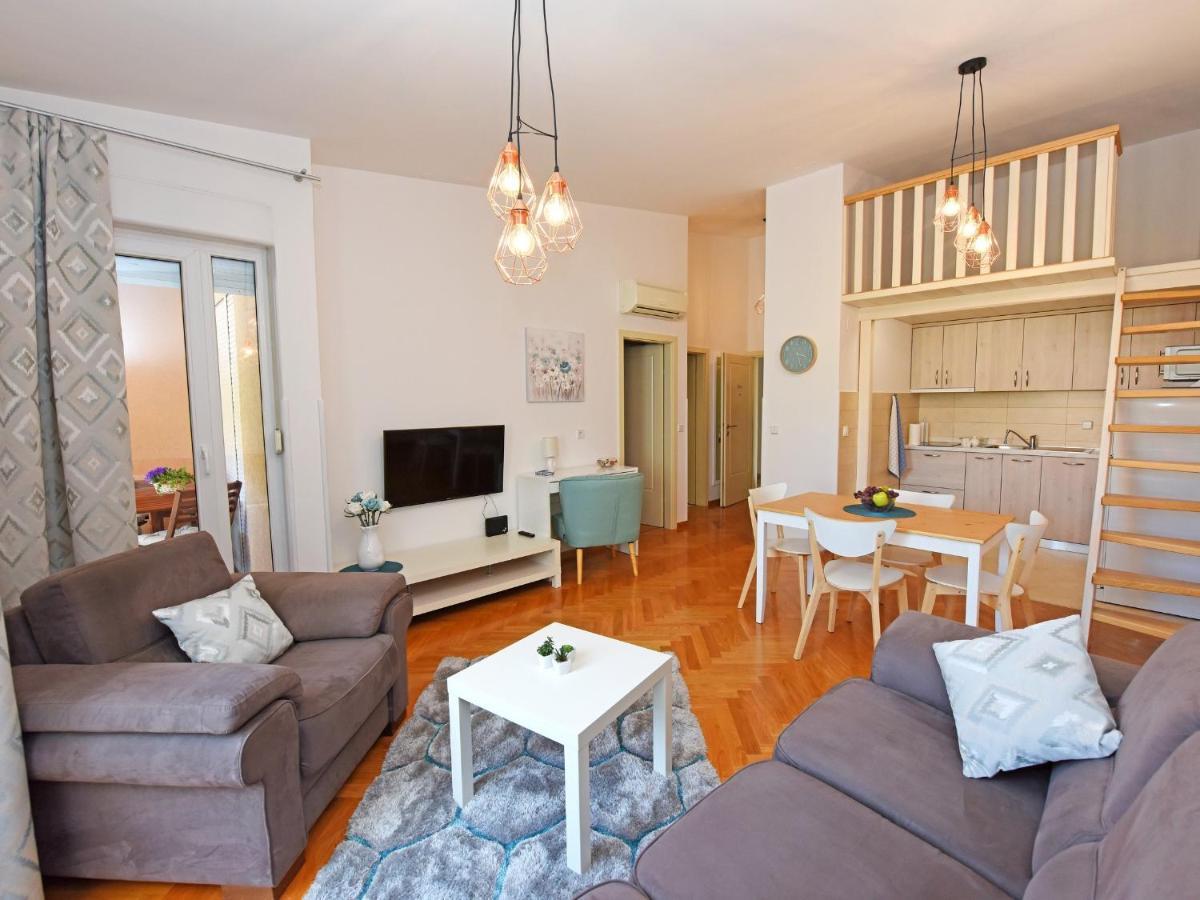 Apartment Dora Near Sea And Center With Private Garage Porec Esterno foto